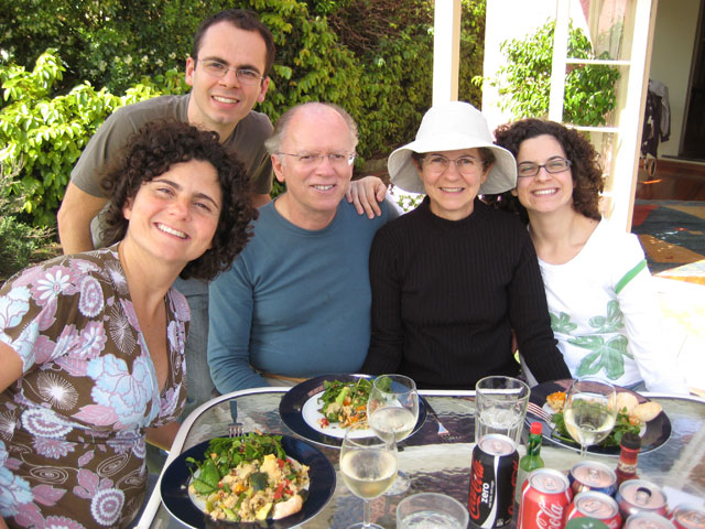 /photos/2008/12/family.jpg